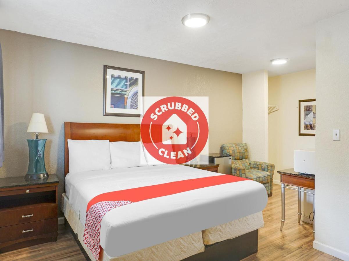 Oyo Hotel Austin Street Giddings Eksteriør bilde