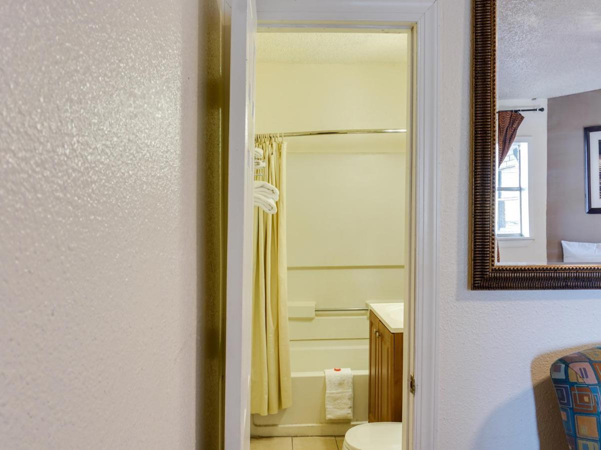 Oyo Hotel Austin Street Giddings Eksteriør bilde