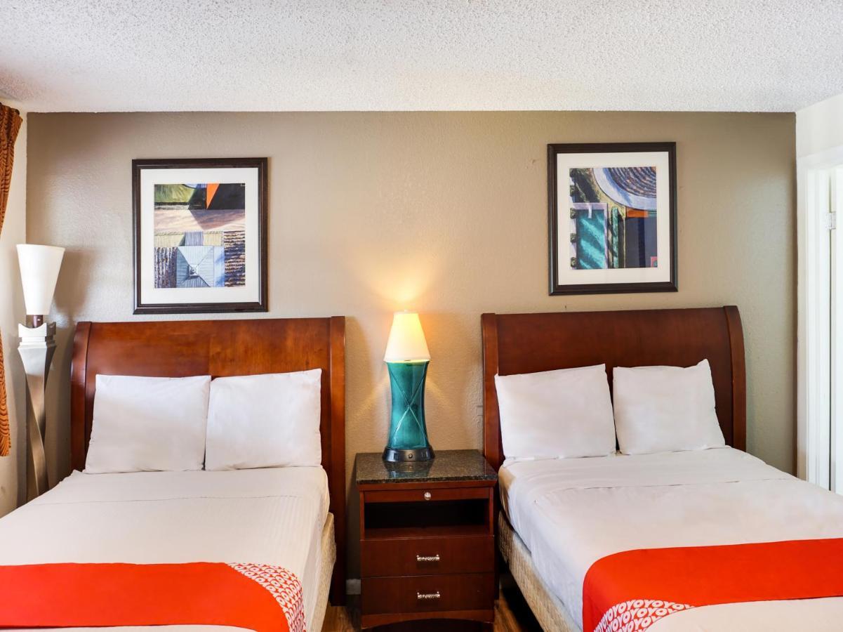 Oyo Hotel Austin Street Giddings Eksteriør bilde